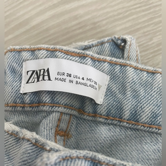 Light wash zara jeans! - Picture 3 of 3